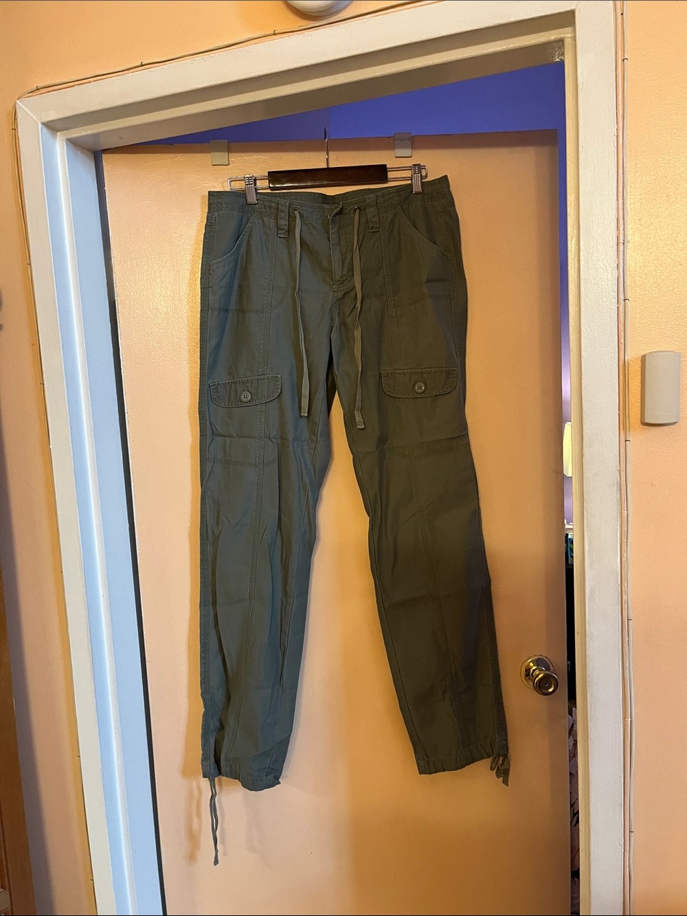 LONDONJEAN Olive Green Cargo Pants with Drawstring Cuffs